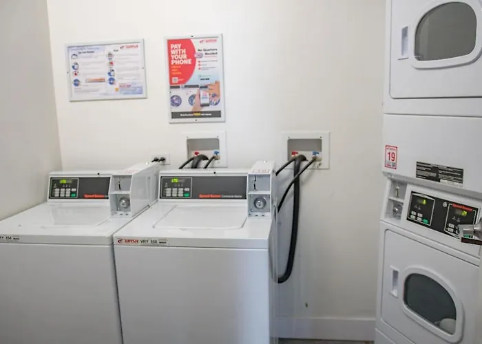 Ideal 3br Business Or Leisure In Fully Stocked Kitchen & Fast Internet With Optional Parking Near Soldier Field, Grant Park & Mccormick Place * Chicago