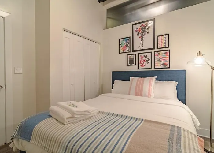 Ideal 3br Business Or Leisure In Fully Stocked Kitchen & Fast Internet With Optional Parking Near Soldier Field, Grant Park & Mccormick Place * Chicago